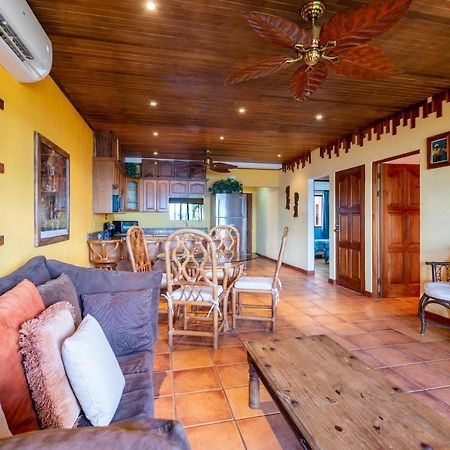 Warm Interiors And Orange Hues On Ground Floor In Front Of Beach Playa Flamingo Zewnętrze zdjęcie