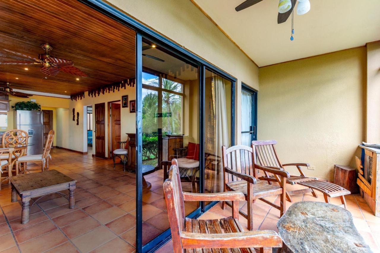 Warm Interiors And Orange Hues On Ground Floor In Front Of Beach Playa Flamingo Zewnętrze zdjęcie