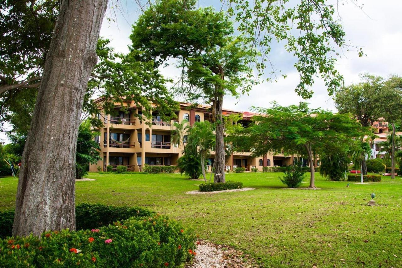 Warm Interiors And Orange Hues On Ground Floor In Front Of Beach Playa Flamingo Pokój zdjęcie